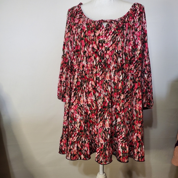 Plus Size 2X 26-28 Babydoll Floral Drawstring Scoop Neck Keyhole Flutter Bottom - Picture 3 of 16